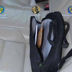 Bărbat arestat preventiv pentru trafic internațional de droguri de risc, depistat în PTF Albița