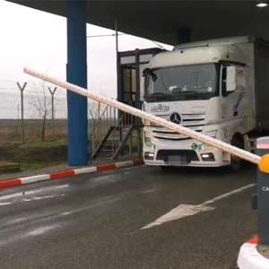 INFORMARE - Traficul cu automarfare de la frontiera cu Serbia a fost reluat