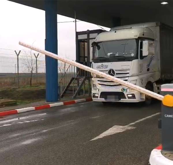 INFORMARE - Traficul cu automarfare de la frontiera cu Serbia a fost reluat