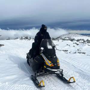 Poliția de Frontieră Română își consolidează capacitatea de intervenție în zona montană prin dotarea cu snowmobile moderne