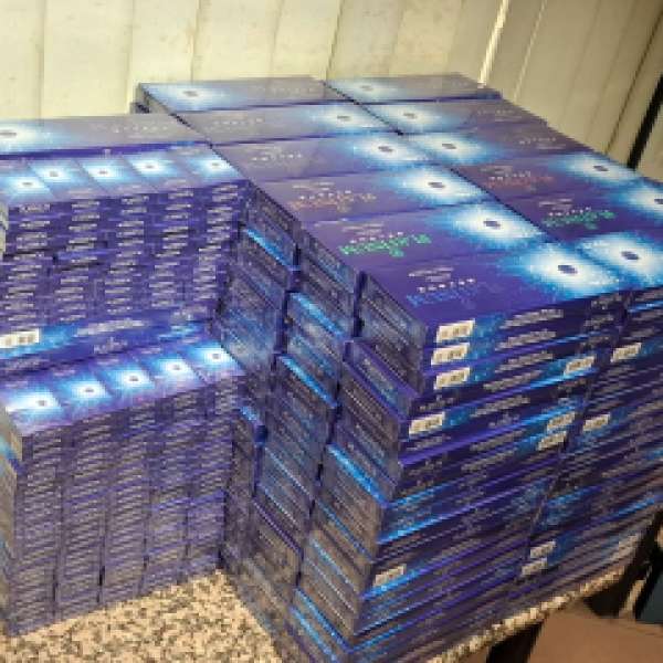 Peste 175.000 de țigarete nedeclarate,  descoperite pe Aeroportul Otopeni &icirc;n bagajele de cală a trei persoane