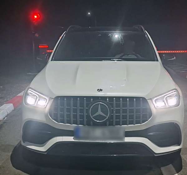 Autoturism de lux căutat de către autoritățile din Cehia, descoperit la frontiera de vest