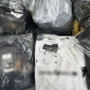 Mărci celebre, sub suspiciune de contrafacere: peste 1.100 de produse depistate la Giurgiu