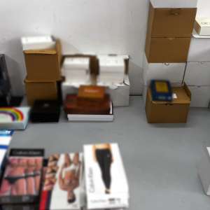 Mărci celebre, sub suspiciune de contrafacere: peste 1.100 de produse depistate la Giurgiu