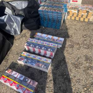 Țigări în valoare de peste 95.000 de lei, descoperite ascunse în bagaje