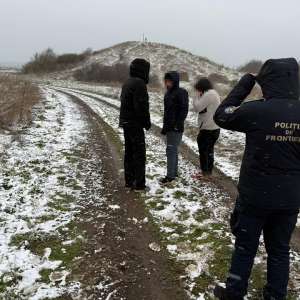 Trei cetățeni turci depistați de către polițiștii de frontieră constănțeni fără documente valabile pentru a călători în spaţiul Schengen