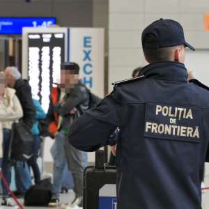 Cetățean turc depistat pe Aeroportul Otopeni în timp ce încerca să călătorească la Atena cu un pașaport fals