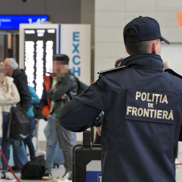 Cetățean turc depistat pe Aeroportul Otopeni &icirc;n timp ce &icirc;ncerca să călătorească la Atena cu un pașaport fals