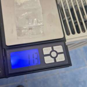 Două persoane arestate pentru deținerea de droguri de mare risc pe care intenționau să le comercializeze