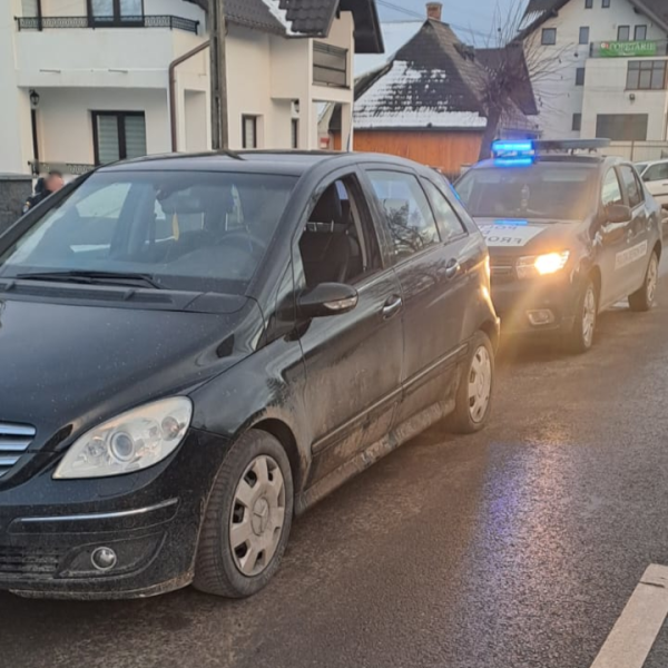 Minor depistat la volanul unui autoturism ne&icirc;nmatriculat