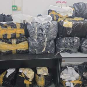 Produse susceptibile a fi contrafăcute, în valoare de aproximativ 650.000 de lei, depistate de polițiștii de frontieră giurgiuveni