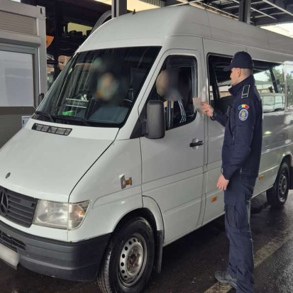 Femeie cercetată penal pentru utilizarea unui document fals