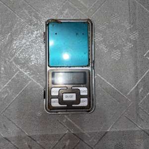 Două persoane arestate preventive pentru trafic de droguri de mare risc