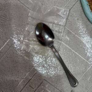 Două persoane arestate preventive pentru trafic de droguri de mare risc