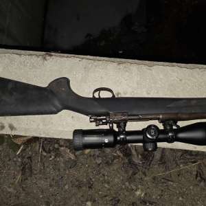 Armă de vânătoare descoperită de polițiștii de frontieră într-o mașină la Vișeu de Sus