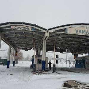 O femeie din Republica Moldova căutată pentru arestare, depistată de către poliţiştii de frontieră în PTF Oancea