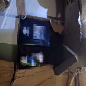 Captură record la frontieră: Polițiștii confiscă bunuri contrafăcute de 7 milioane lei și mii de țigarete. Șoferul a fost arestat preventiv pentru 30 de zile