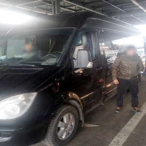 Șofer de microbuz cercetat penal pentru posesia unui certificat de competență fals