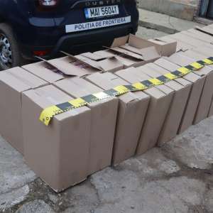 Microbuz modificat pentru ascunderea a 250.000 de țigarete de contrabandă