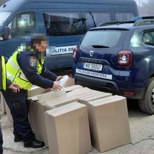 Microbuz modificat pentru ascunderea a 250.000 de țigarete de contrabandă