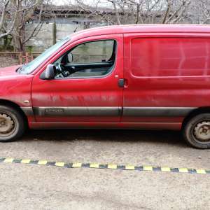 Autovehicule încărcate cu ţigări de contrabandă, descoperite în municipiul Iași