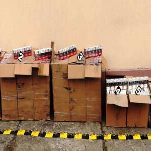 Autovehicule încărcate cu ţigări de contrabandă, descoperite în municipiul Iași