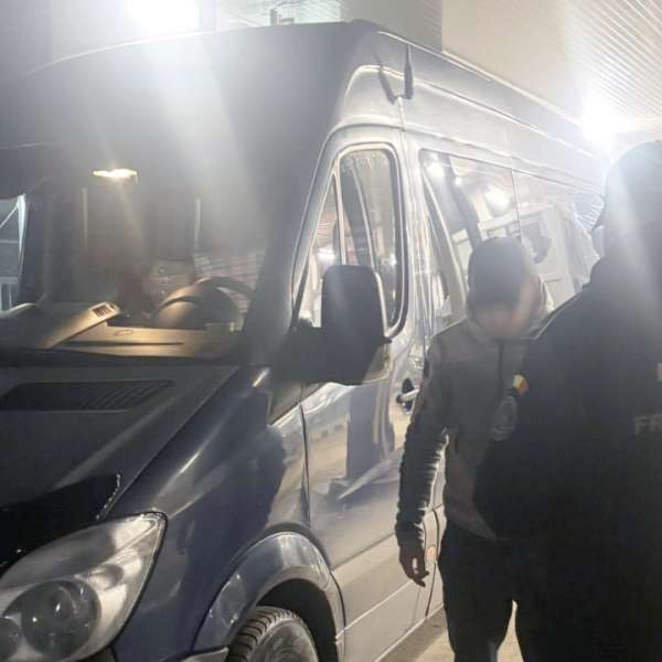 Permis de conducere fals primit cadou de la un prieten