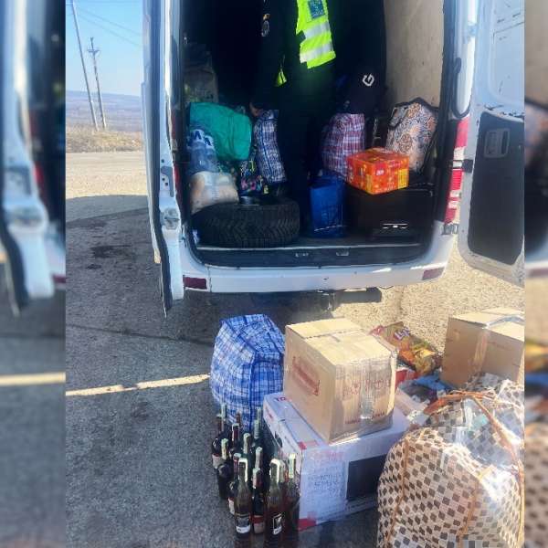 Surprize la controlul polițiștilor de frontieră: portbagaj plin cu coniac fără documente