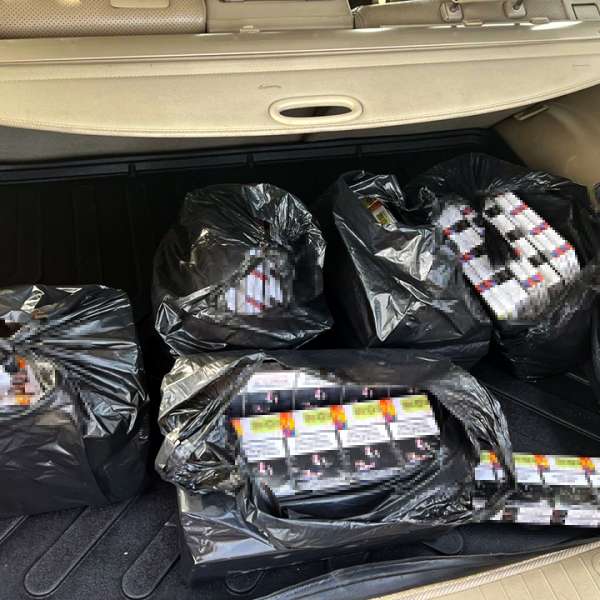 Femeie cercetată pentru contrabandă cu țigări