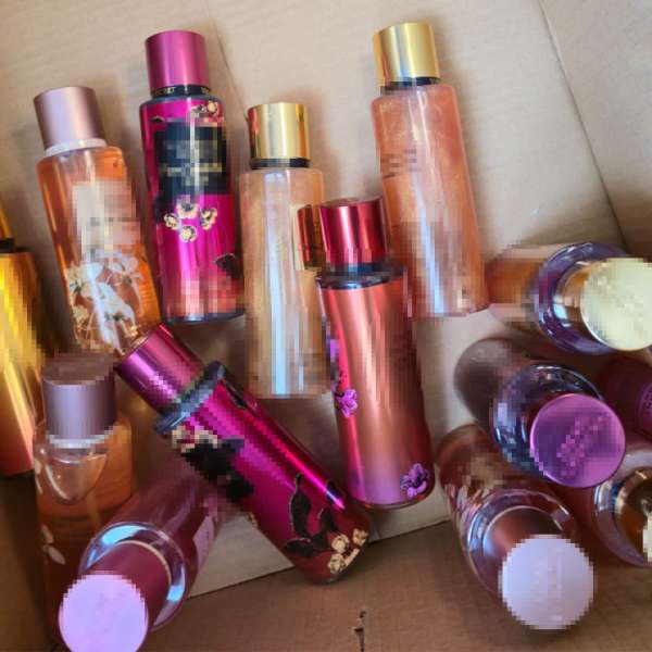 Articole susceptibile a fi contrafăcute, evaluate la aproximativ 270.000 de lei, descoperite de polițiștii de frontieră constănțeni