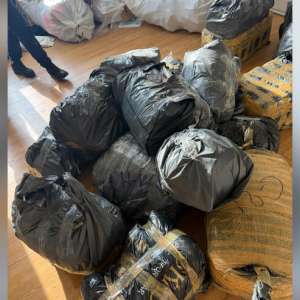 Marfă contrafăcută în valoare de peste 2 milioane  de lei, decoperită la Giurgiu