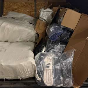 Bunuri susceptibile a fi contrafăcute, în valoare de 23.400 lei, descoperite în PTF Siret