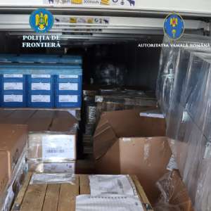 Peste 2.000 de bunuri susceptibile de a fi contrafăcute, în valoare de aproximativ 654.000 lei, descoperite la Calafat