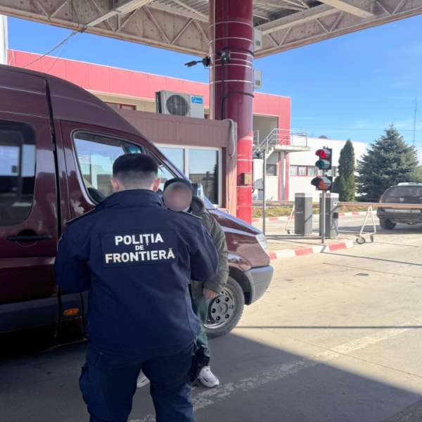 Carte de identitate falsă, descoperită la controlul de frontieră