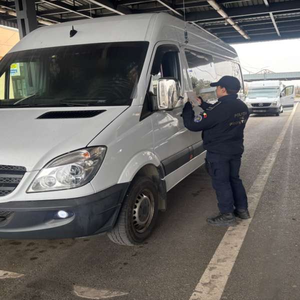 Autovehicul fără drept de circulație pe drumurile publice, descoperit la controlul de frontieră