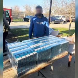 20.000 țigarete, depistate ascunse în porbagajul unui autoturism