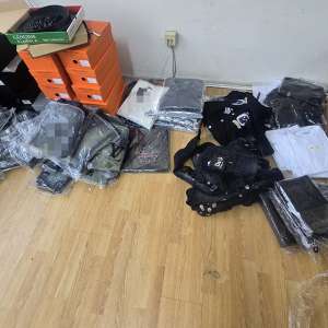 Peste 1.800 de bunuri susceptibile a fi contrafăcute, descoperite de către polițiștii de frontieră din cadrul ITPF Giurgiu