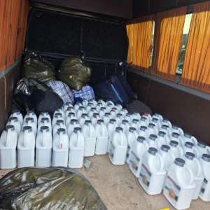 Aproape o tonă de insecticid fără acte, confiscată la Satu Mare; patru persoane cercetate penal