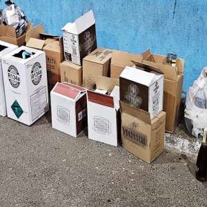 Butelii cu agent refrigerant, alcool și țigări, ridicate pentru transport ilegal și contrabandă în PTF Oancea