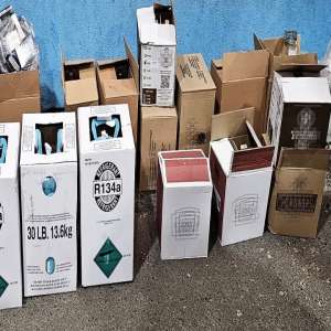 Butelii cu agent refrigerant, alcool și țigări, ridicate pentru transport ilegal și contrabandă în PTF Oancea