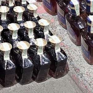 Butelii cu agent refrigerant, alcool și țigări, ridicate pentru transport ilegal și contrabandă în PTF Oancea