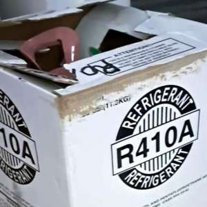 Butelii cu agent refrigerant, alcool și țigări, ridicate pentru transport ilegal și contrabandă în PTF Oancea