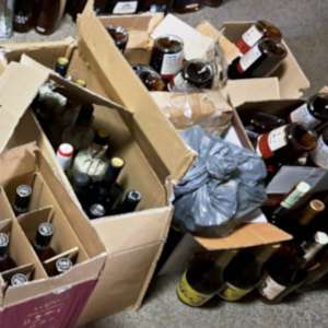 Bunuri accizabile nedeclarate descoperite de poliţiştii de frontieră în PTF Oancea