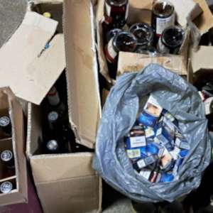 Bunuri accizabile nedeclarate descoperite de poliţiştii de frontieră în PTF Oancea