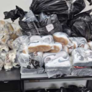 Acțiuni BLITZ: bunuri contrafăcute și zeci de mii de țigarete, scoase din circuitul ilegal de polițiștii de frontieră