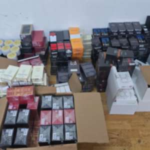 Acțiuni BLITZ: bunuri contrafăcute și zeci de mii de țigarete, scoase din circuitul ilegal de polițiștii de frontieră