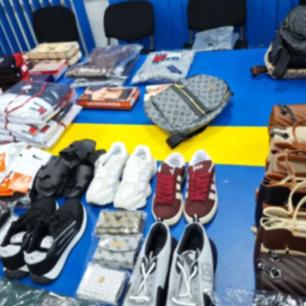 Acțiuni BLITZ: bunuri contrafăcute și zeci de mii de țigarete, scoase din circuitul ilegal de polițiștii de frontieră