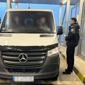 A plătit 400 de euro pentru a oferi soției un permis de conducere fals