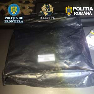 Cetățean român depistat pe autostrada A1, în apropiere de Nădlac, cu 500 de grame de canabis