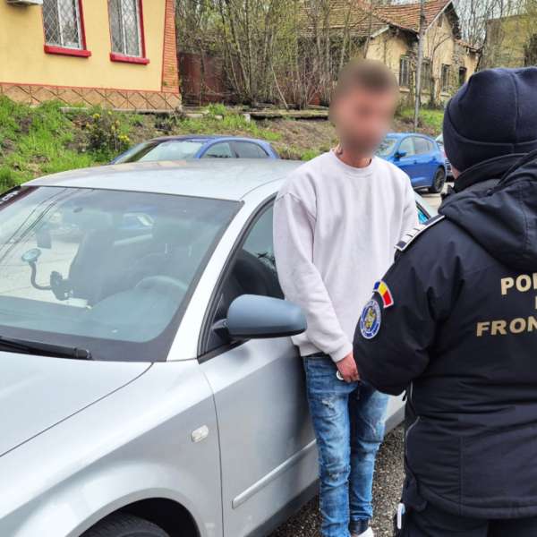 Permis de conducere fals, descoperit de poliţiştii de frontieră